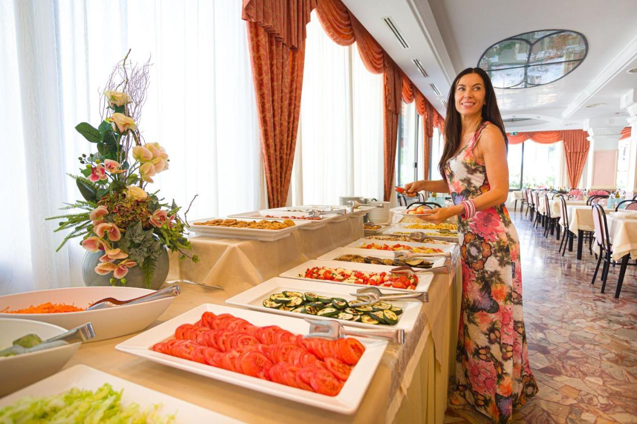 Hotel Pineta Bellaria-Igea Marina Bagian luar foto
