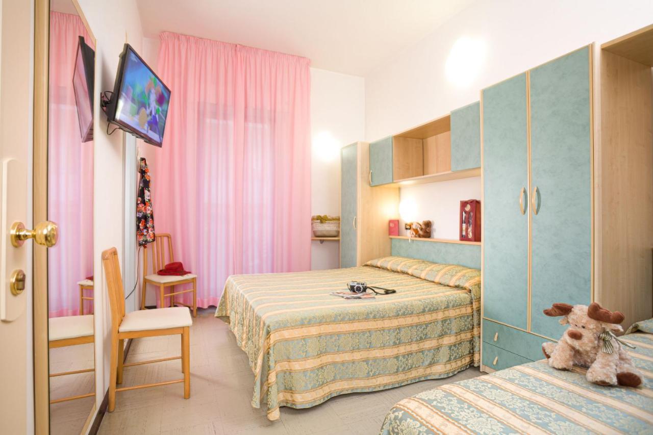 Hotel Pineta Bellaria-Igea Marina Bagian luar foto