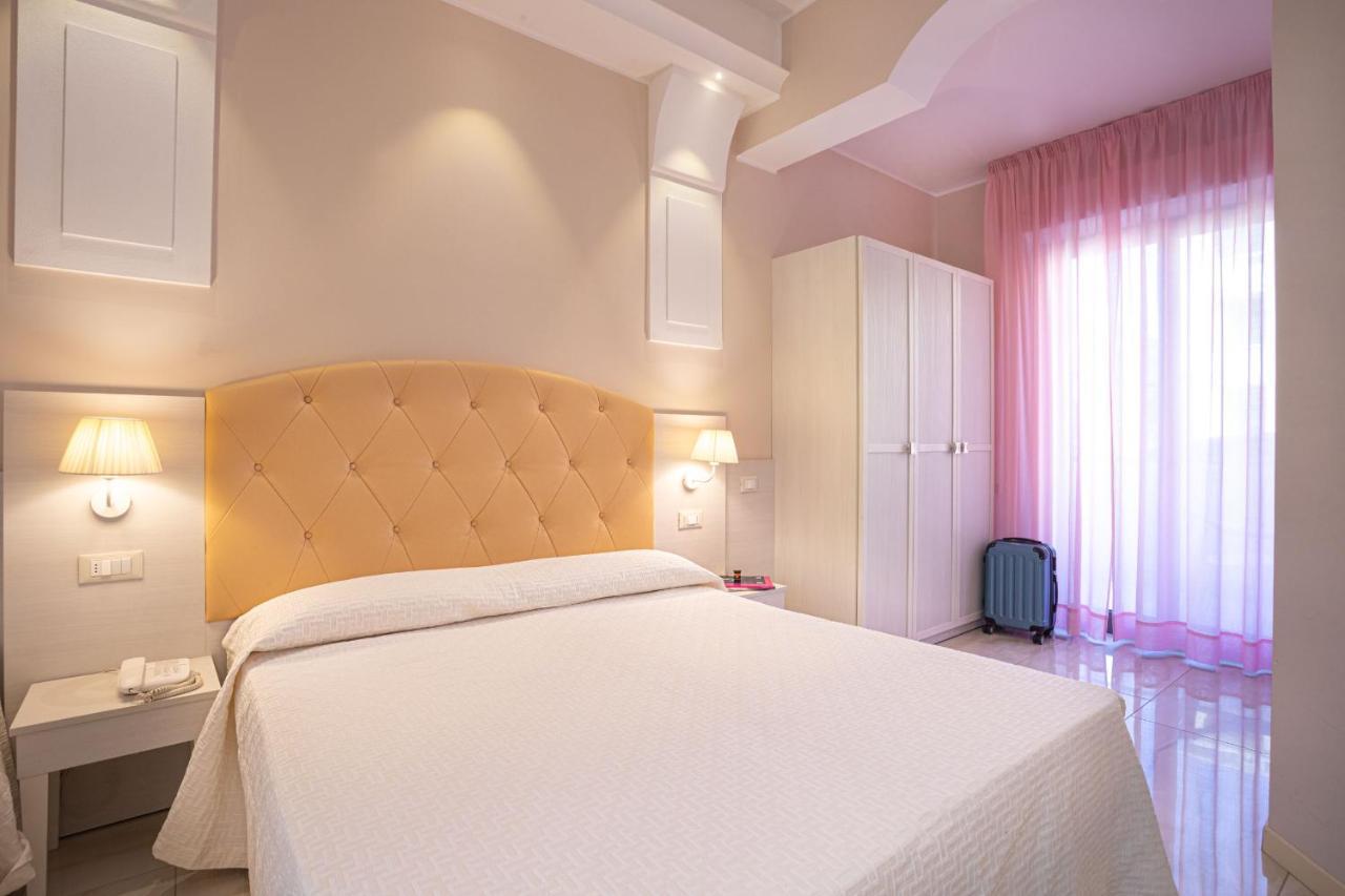 Hotel Pineta Bellaria-Igea Marina Bagian luar foto