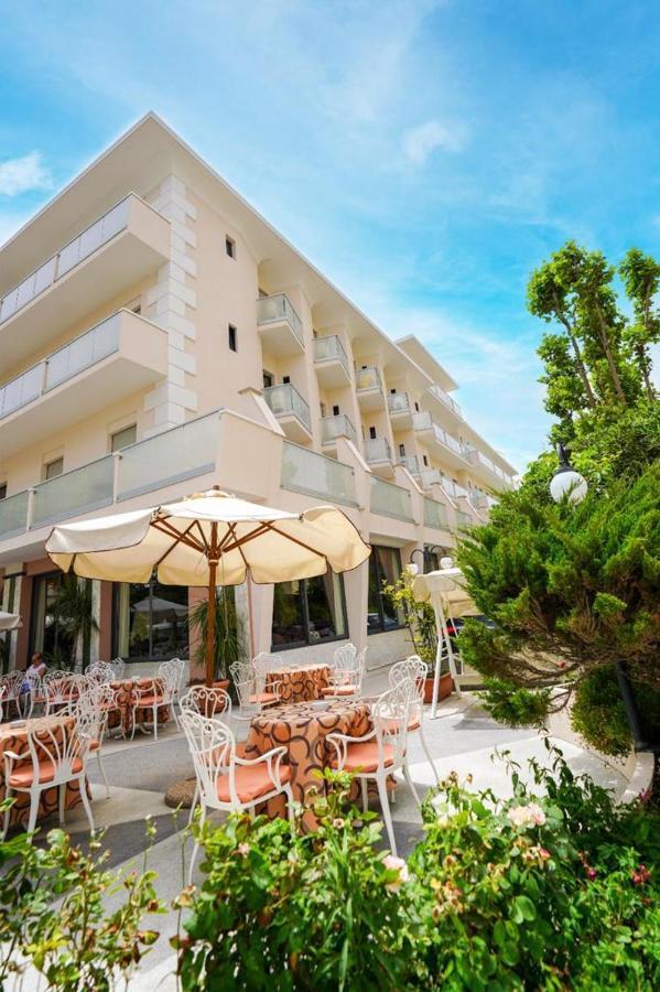 Hotel Pineta Bellaria-Igea Marina Bagian luar foto
