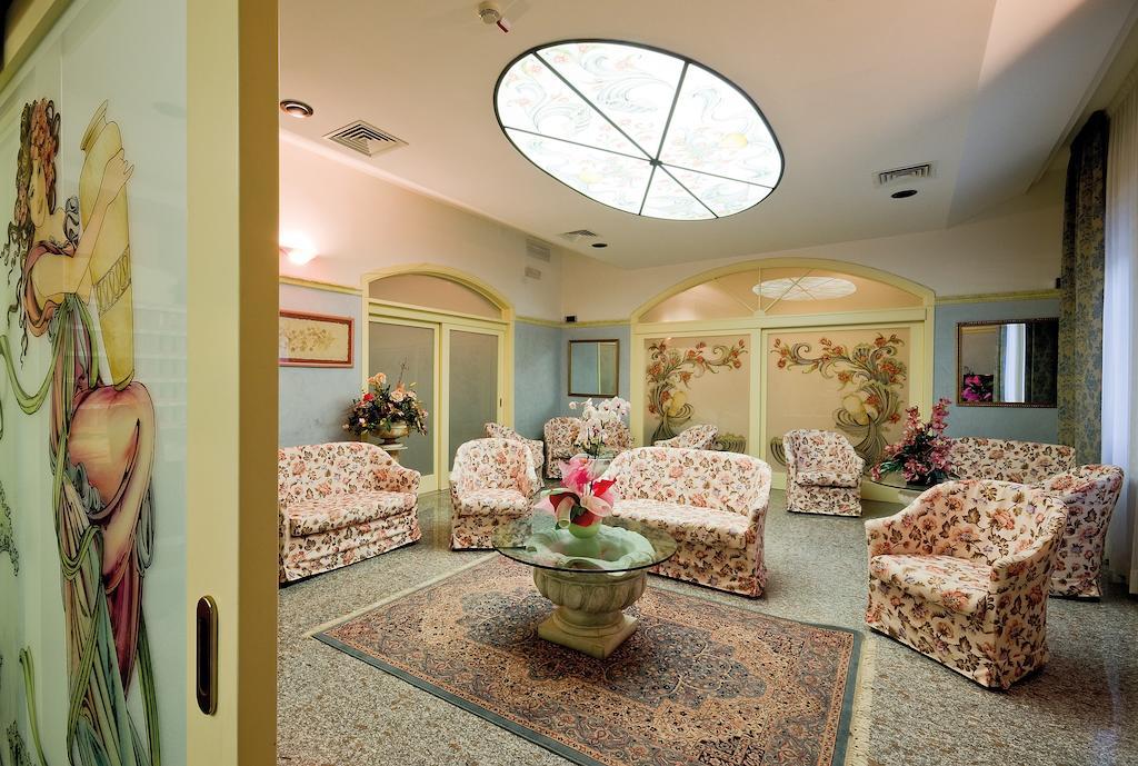 Hotel Pineta Bellaria-Igea Marina Bagian luar foto