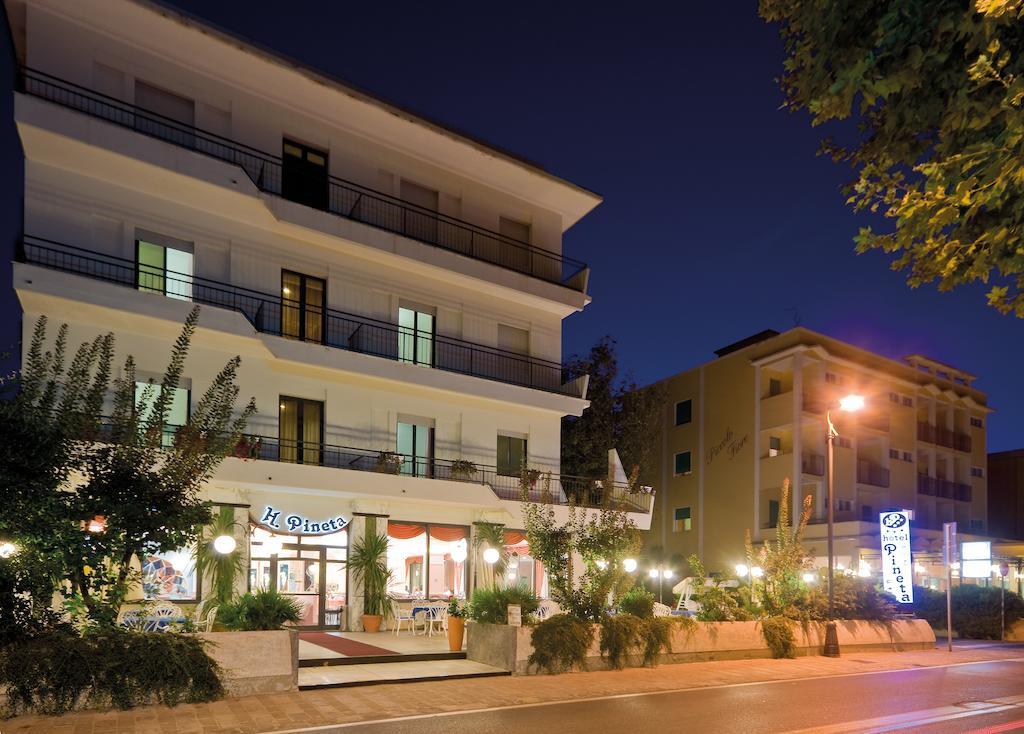 Hotel Pineta Bellaria-Igea Marina Bagian luar foto