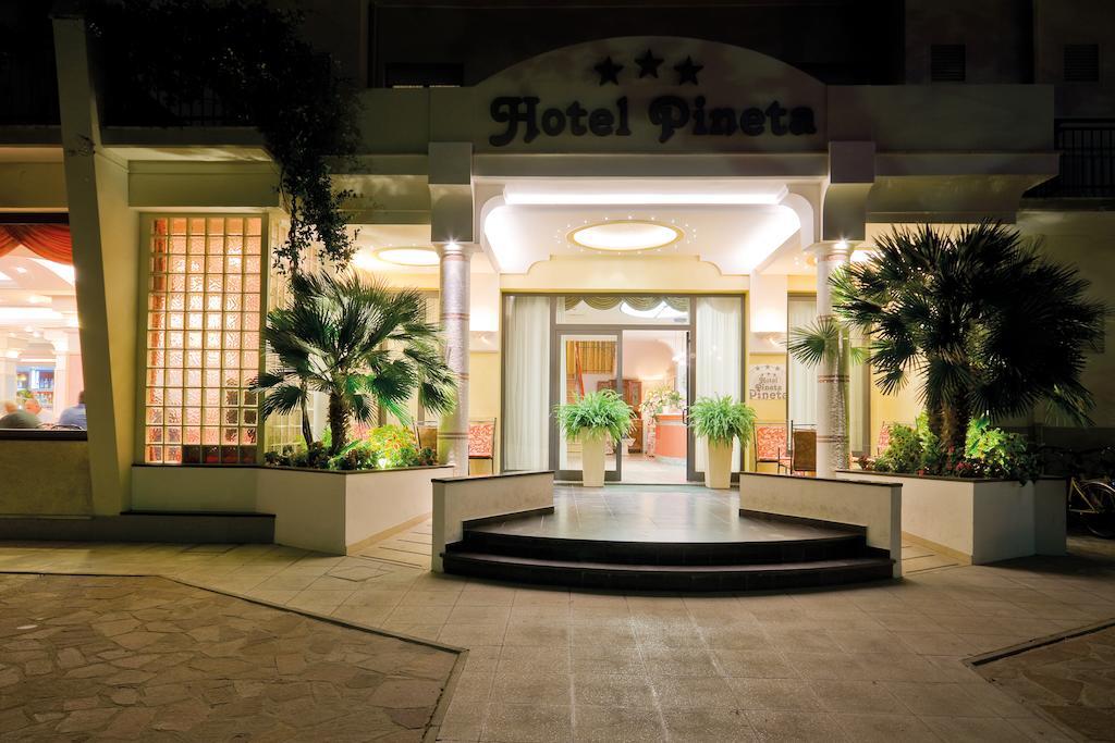 Hotel Pineta Bellaria-Igea Marina Bagian luar foto