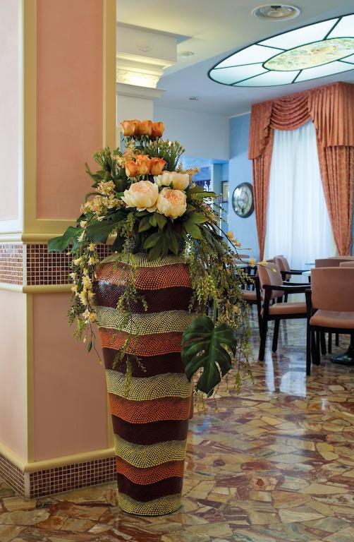 Hotel Pineta Bellaria-Igea Marina Bagian luar foto