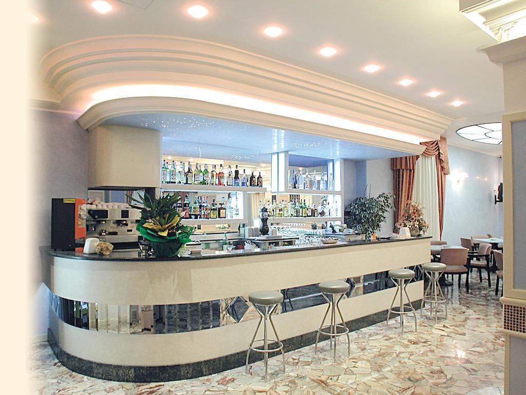 Hotel Pineta Bellaria-Igea Marina Bagian luar foto