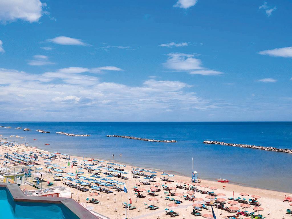Hotel Pineta Bellaria-Igea Marina Bagian luar foto