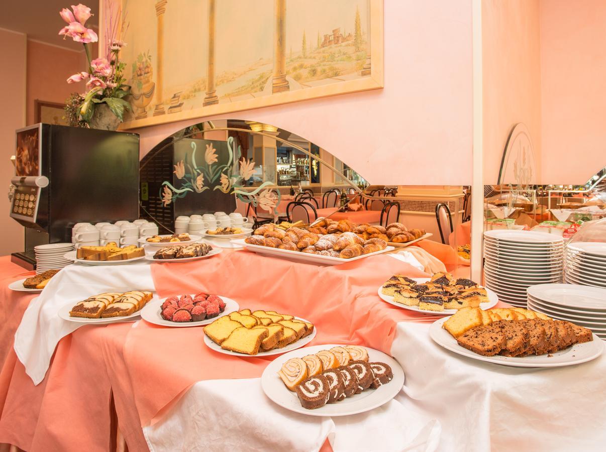 Hotel Pineta Bellaria-Igea Marina Bagian luar foto