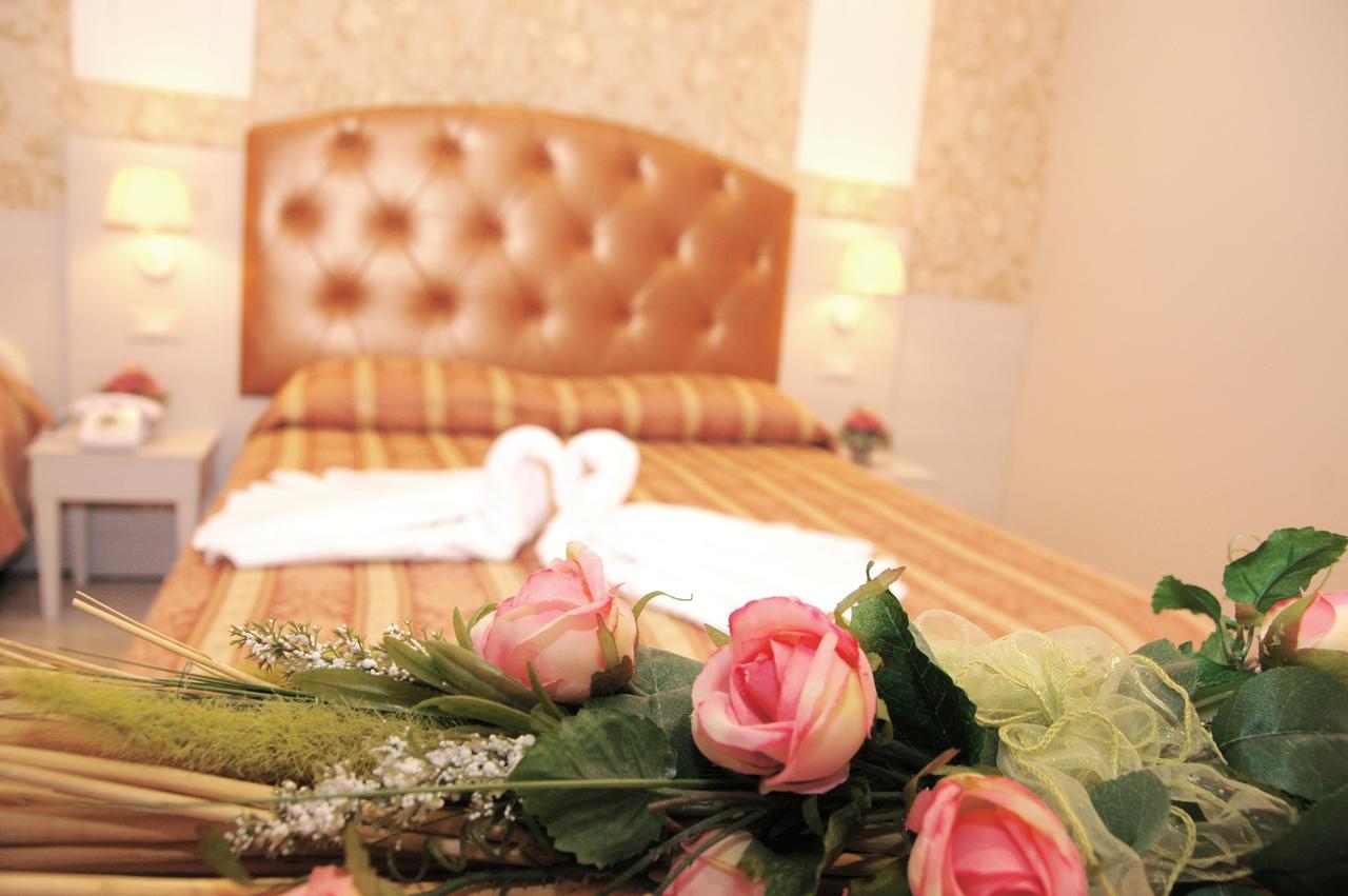 Hotel Pineta Bellaria-Igea Marina Bagian luar foto