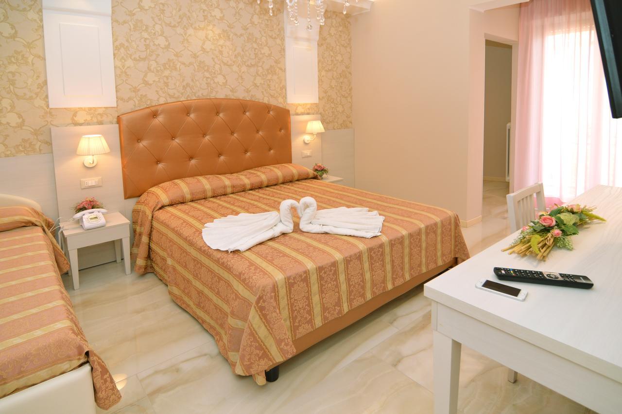 Hotel Pineta Bellaria-Igea Marina Bagian luar foto